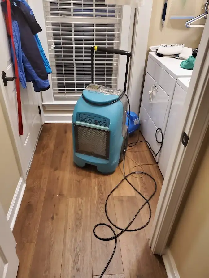 Commercial dehumidifier deployed for Flood Damage Cleanup in Ashton-Sandy Spring